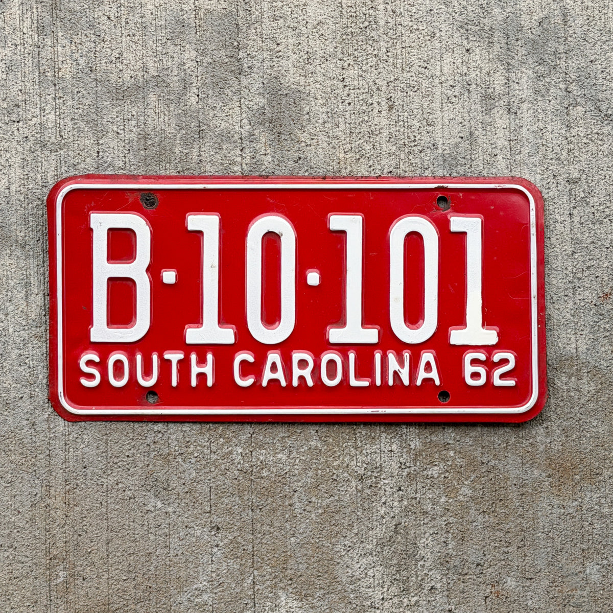 Photo of a 1962 South Carolina License Plate Auto Tag Garage Decor Vintage High Quality B 10 101 with original patina