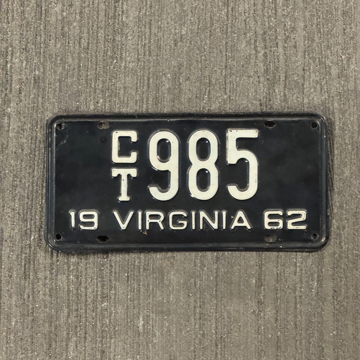 Photo of a 1962 Virginia Car Trailer License Plate Auto Tag Garage Decor Vintage CT 985