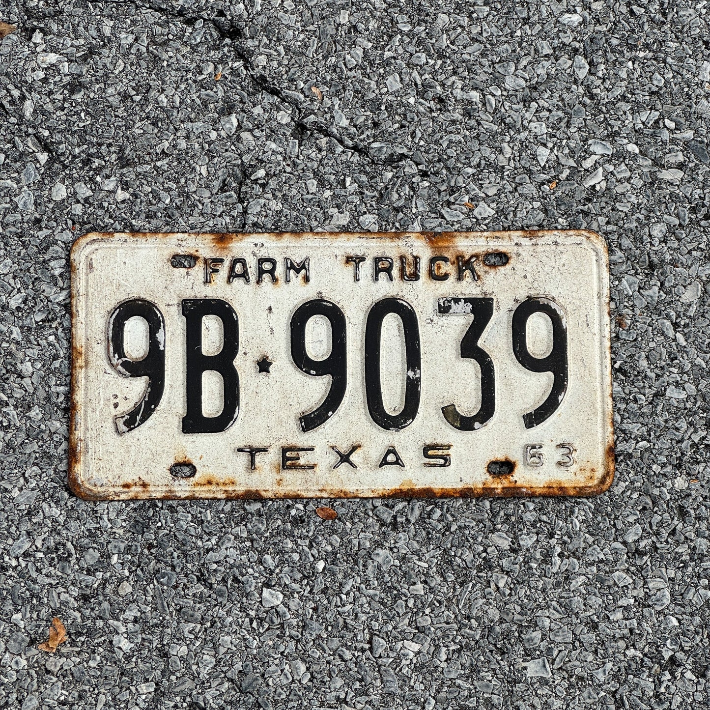 Photo of a 1963 Texas Farm Truck License Plate Auto Tag Garage Decor Vintage 9B 9039