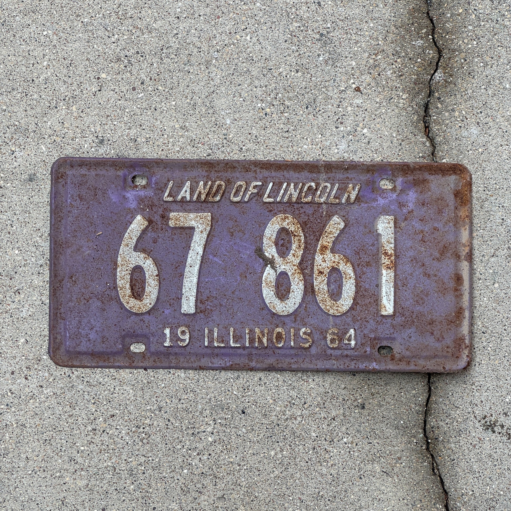 Photo of a 1964 Illinois License Plate Auto Tag Garage Decor Vintage Purple 67 861 with original patina