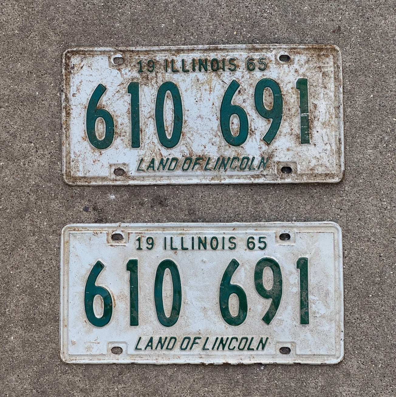 Photo of a 1965 Illinois License Plate Pair Auto Tag Garage Decor 610 691