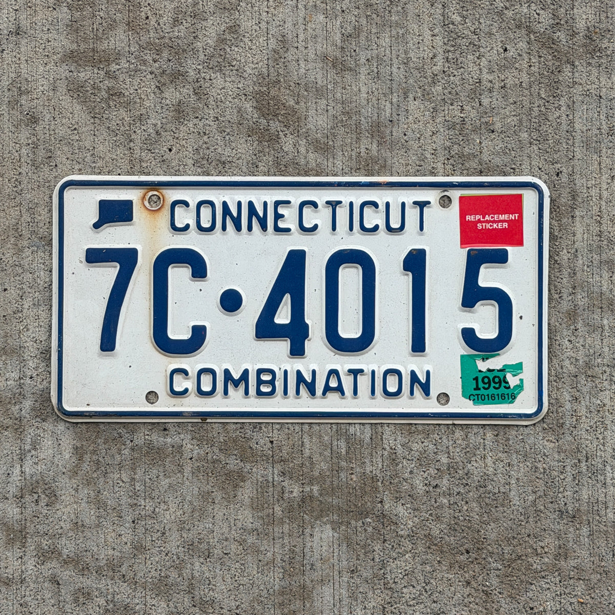 Photo of a 1967 1999 Connecticut Combination License Plate Auto Tag 1 Vintage Garage Replacement 7C 4015 with original patina