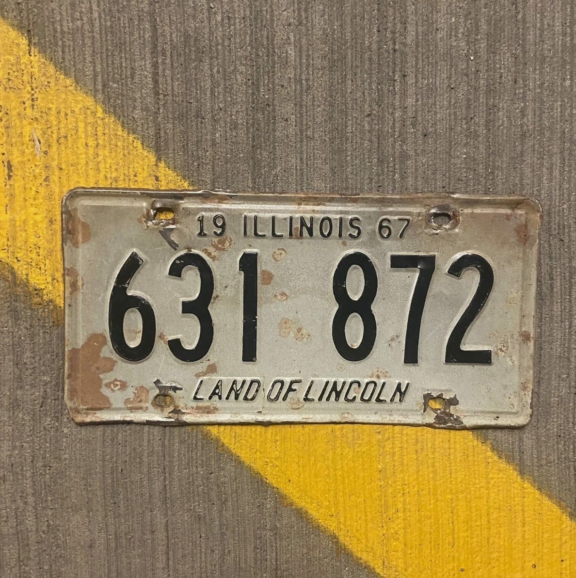 Photo of a 1967 Illinois License Plate Auto Tag Garage Decor Vintage 631 872