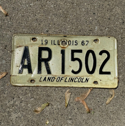 Photo of a 1967 Illinois License Plate Auto Tag Garage Decor Vintage AR 1502