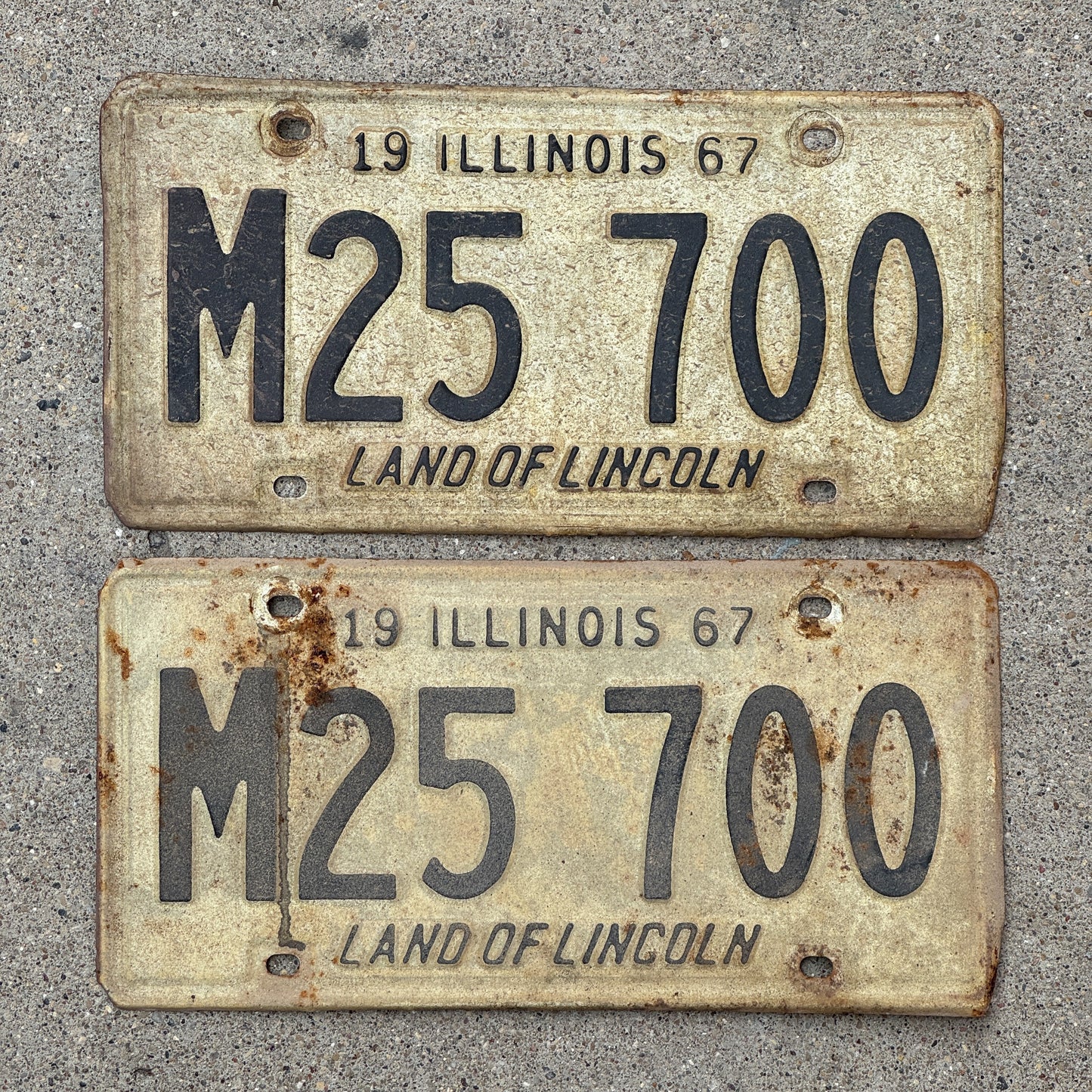 Photo of a 1967 Illinois Municipal License Plate Pair Auto Tag Garage Decor Vintage M 25 700 with original patina