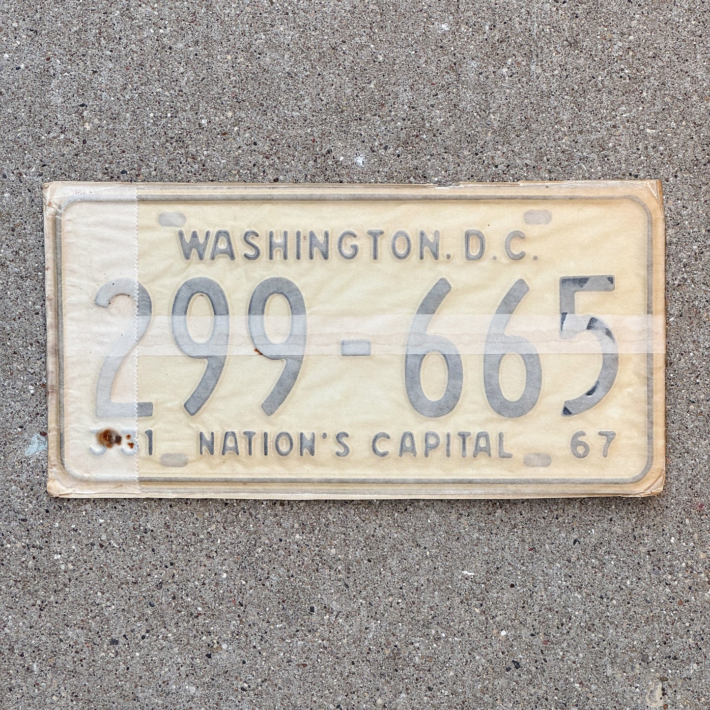 Photo of a 1967 Washington DC License Plate Pair Auto Tag Garage Decor Vintage with Envelope 299 665 with original patina