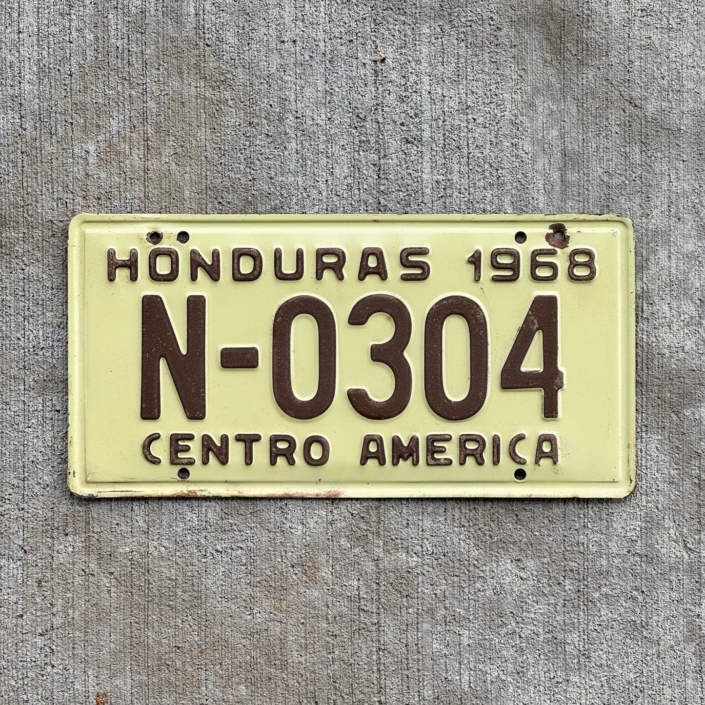 Photo of a 1968 Honduras License Plate Auto Tag Garage Decor Vintage High Quality N 0304 with original patina