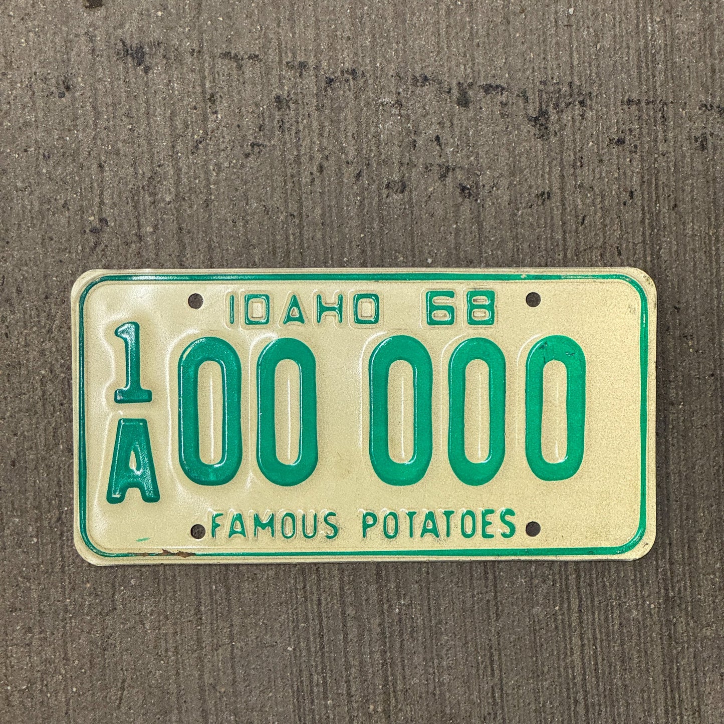 Photo of a 1968 Idaho SAMPLE License Plate Auto Tag Garage Decor Vintage 1A 00 000
