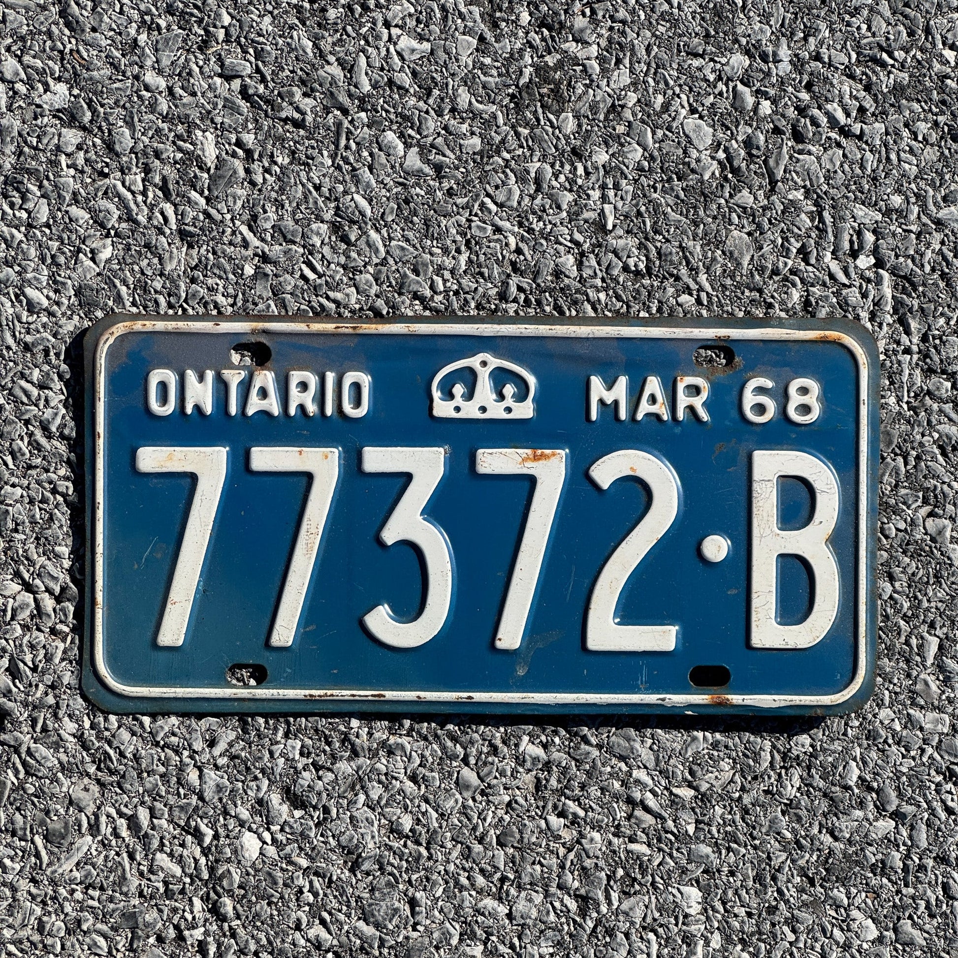 Photo of a 1968 Ontario Truck License Plate Auto Tag Garage Decor Vintage 77372 B