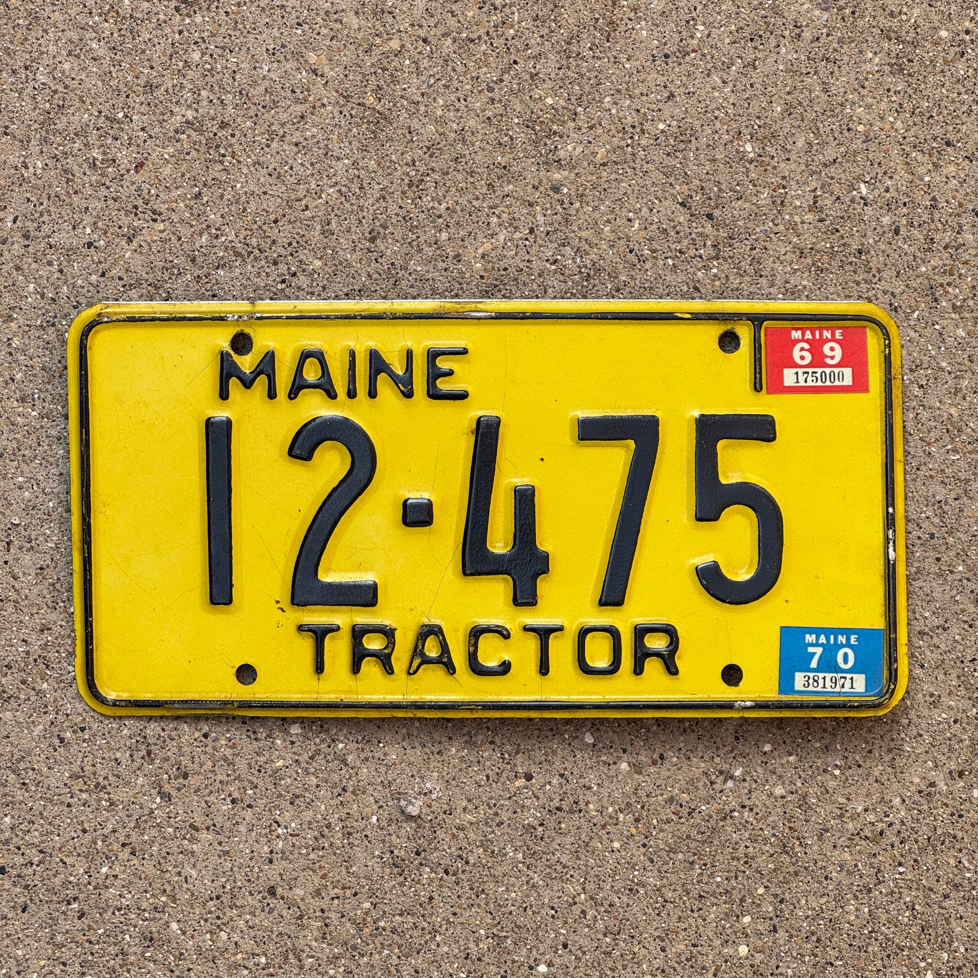 Photo of a 1968 1969 Maine TRACTOR License Plate Auto Tag 12 475