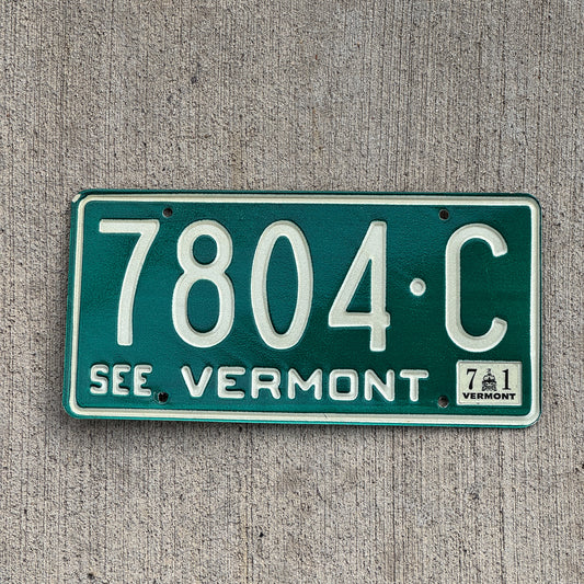 Photo of a 1969 1971 Vermont License Plate Auto Tag Garage Decor Vintage 7804 C with original patina