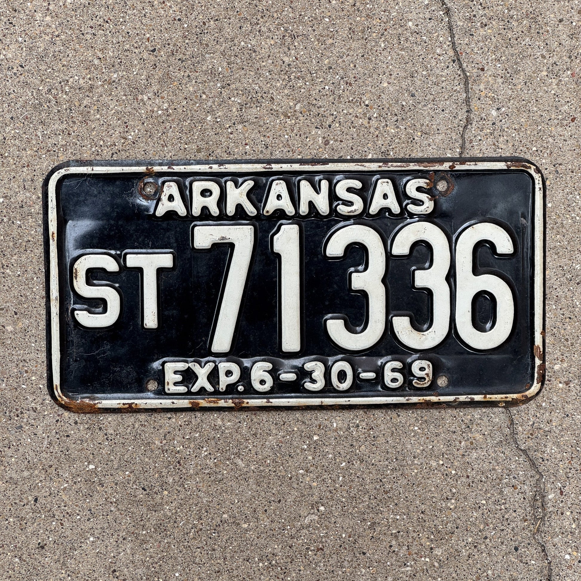 Photo of a 1969 Arkansas SEMI TRAILER License Plate Auto Tag Garage Decor Vintage ST 71336