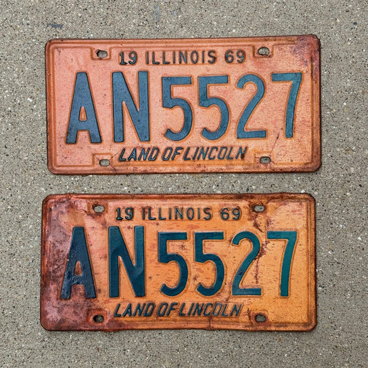 Photo of a 1969 Illinois License Plate Pair Auto Tag Garage Decor Vintage AN 5527