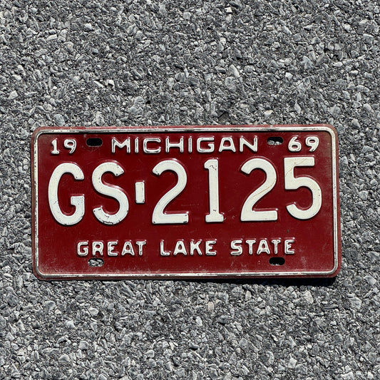 Photo of a 1969 Michigan License Plate Auto Tag Garage Decor Vintage GS 2125