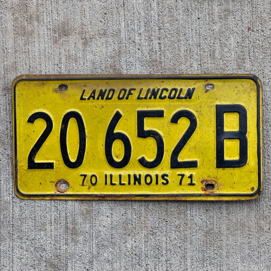 Photo of a 1970 1971 Illinois Truck License Plate Auto Tag Garage Decor Vintage 20 652 B with original patina
