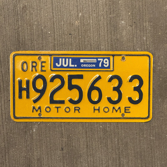 Photo of a 1970 1979 Oregon Motor Home License Plate Auto Tag Garage Decor Vintage H 925633 with original patina