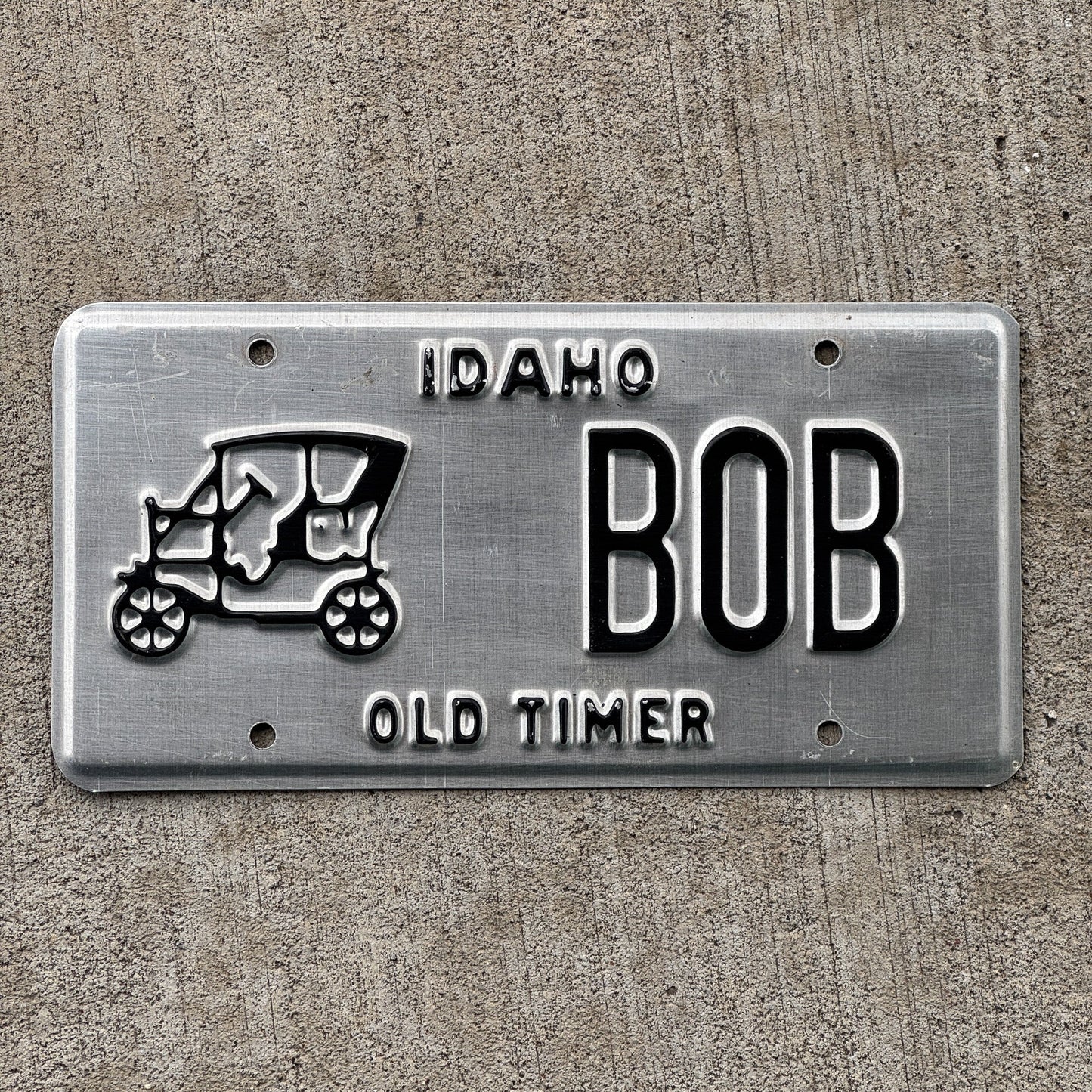 Photo of a 1970 Idaho Antique Vehicle License Plate Auto Tag Garage Decor Vintage Old Timer BOB