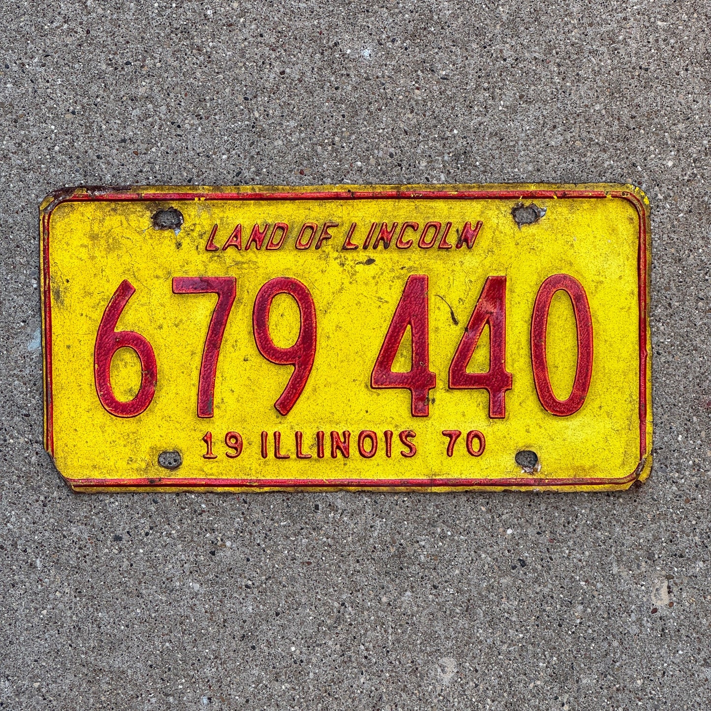 Photo of a 1970 Illinois License Plate Auto Tag Garage Decor Vintage 679440 with original patina