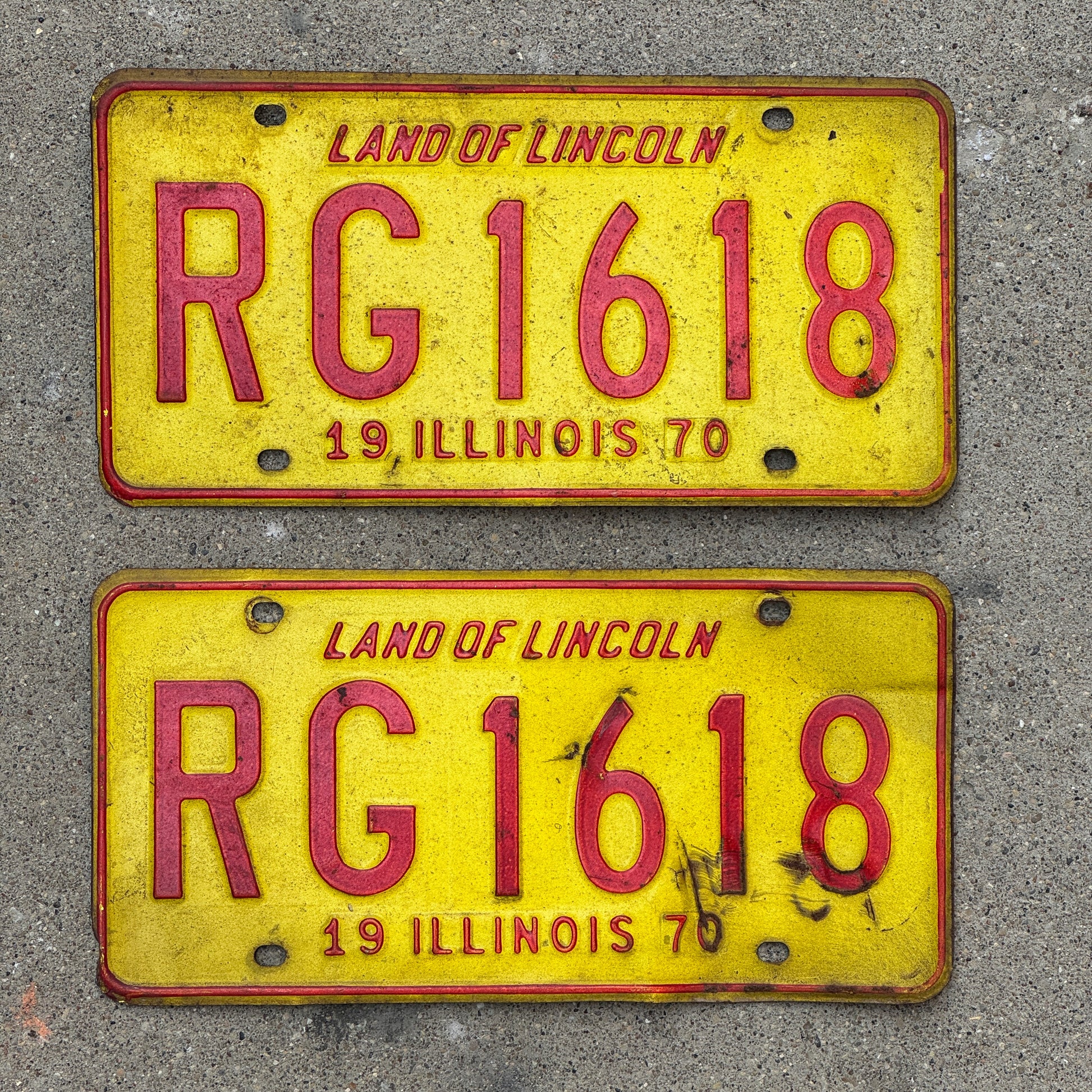 Photo of a 1970 Illinois License Plate Pair Auto Tag Garage Decor Vintage RG 1618 with original patina