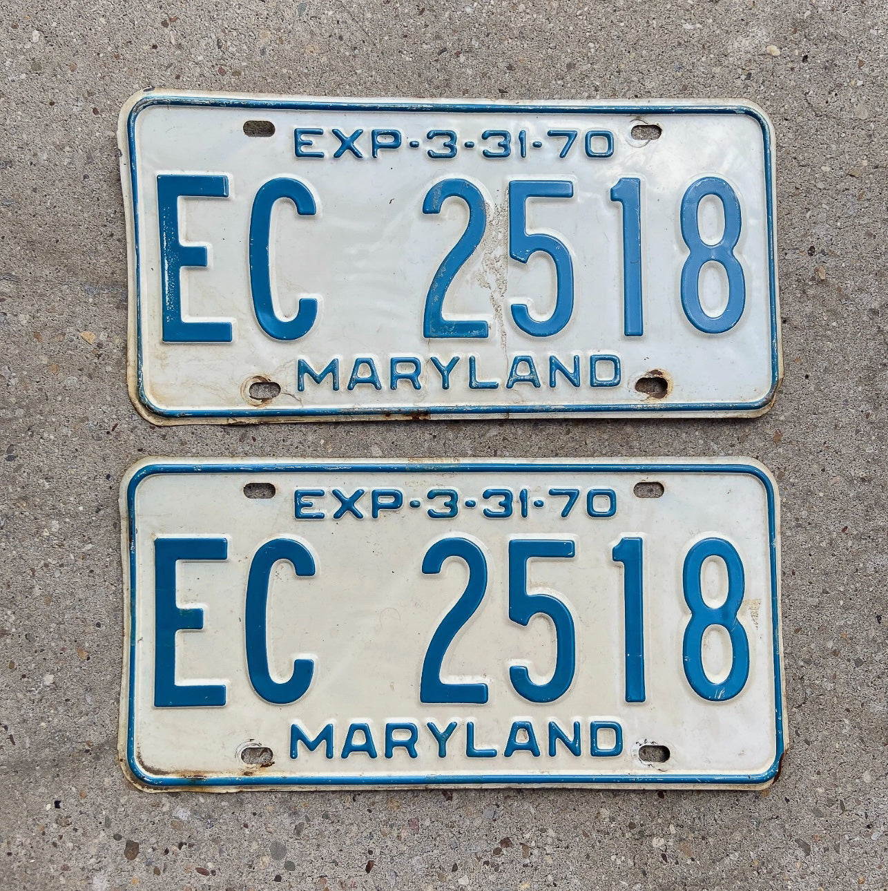 Photo of a 1970 Maryland License Plate Pair Auto Tag Garage Decor Vintage EC 2518 with original patina