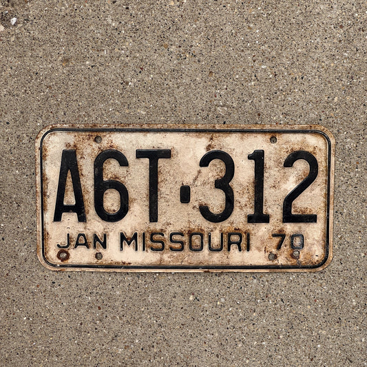 Photo of a 1970 Missouri License Plate Auto Tag Garage Decor Vintage A6T 312