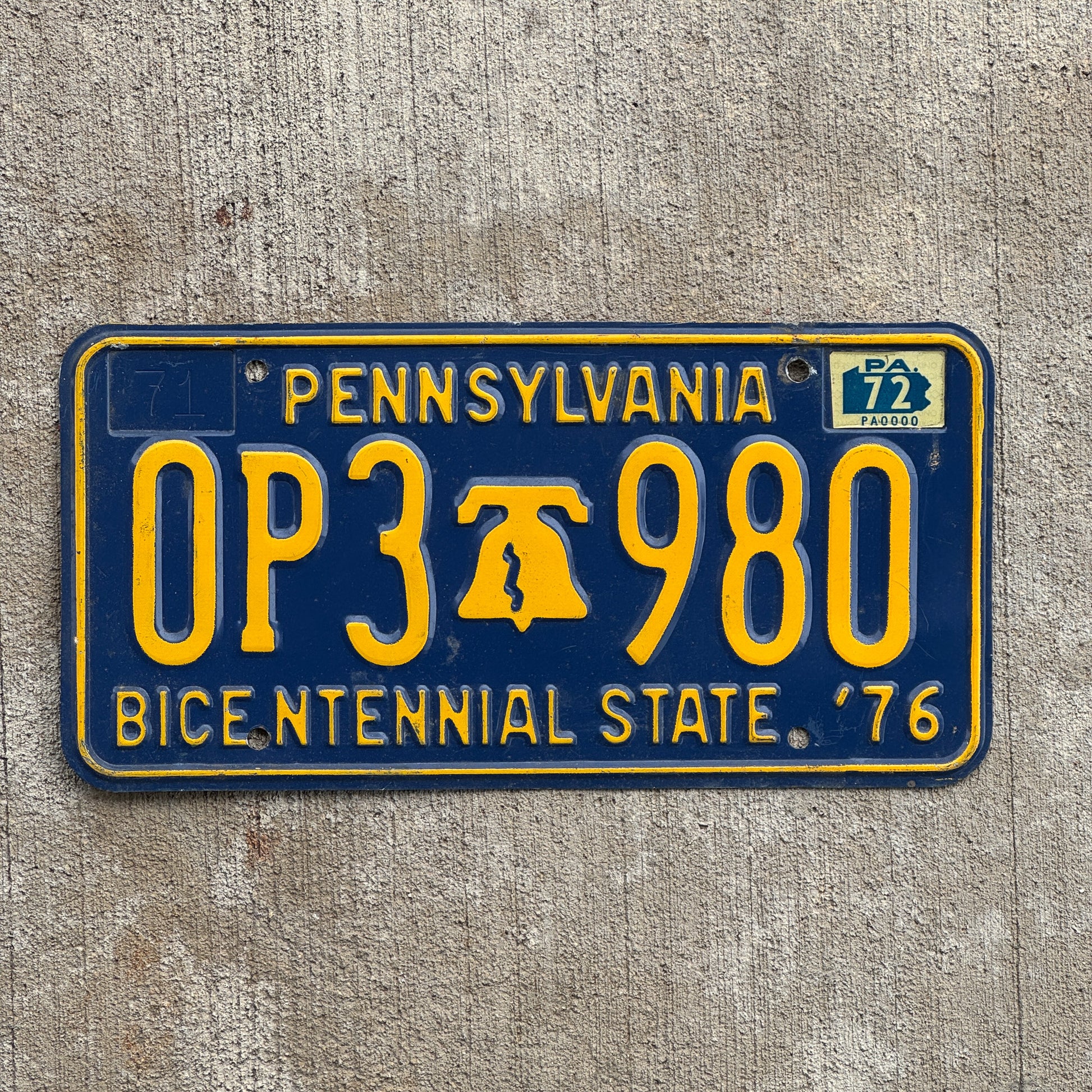 Photo of a 1971 1972 Pennsylvania License Plate Auto Tag Garage Decor Vintage 0P3 980 with original patina