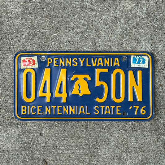 Photo of a 1971 1973 Pennsylvania License Plate Auto Tag Garage Decor Vintage Bicentennial Liberty Bell 044 50N with original patina