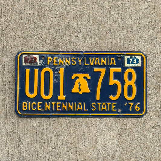 Photo of a 1971 1974 Pennsylvania License Plate Auto Tag Garage Decor Vintage Bicentennial Liberty Bell U01 758 with original patina