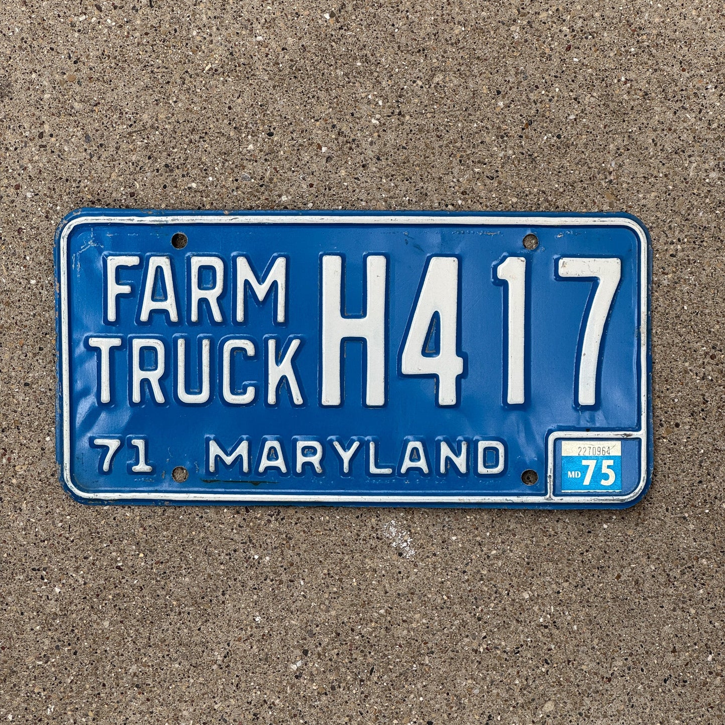 Photo of a 1971 1975 Maryland FARM TRUCK License Plate Auto Tag Garage Decor Vintage H 417