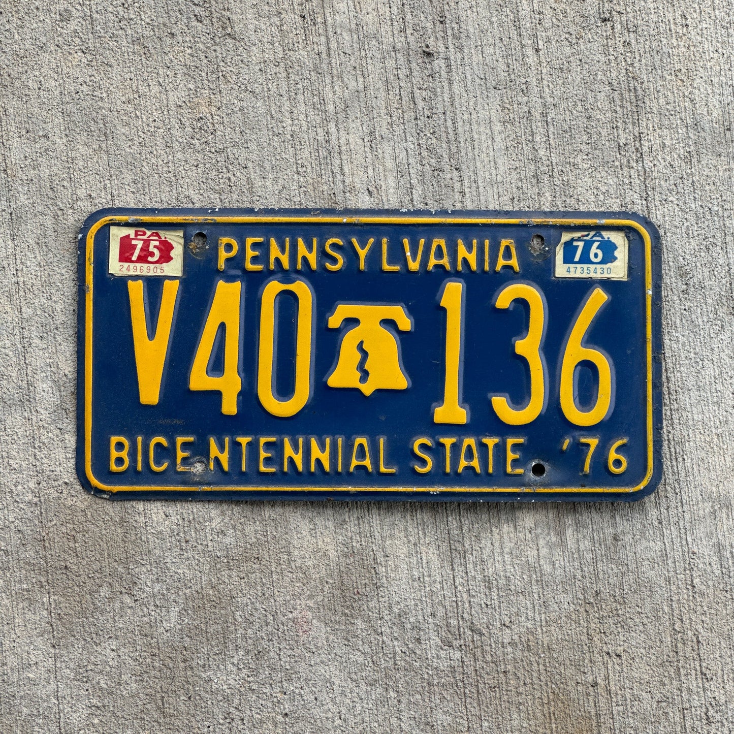 Photo of a 1971 1976 Pennsylvania License Plate Auto Tag Garage Decor Vintage Bicentennial V40 136 with original patina
