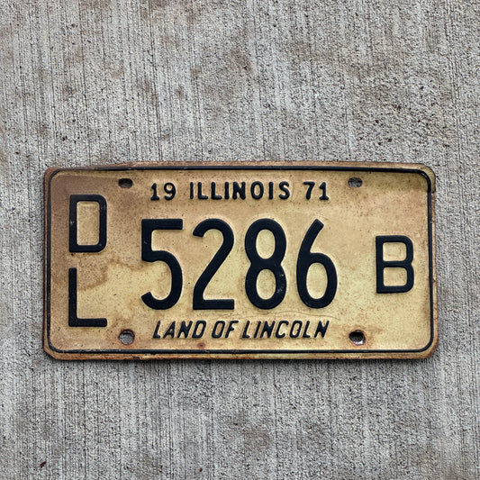 Photo of a 1971 Illinois Dealer License Plate Auto Tag 1 Vintage Garage 5286 B with original patina