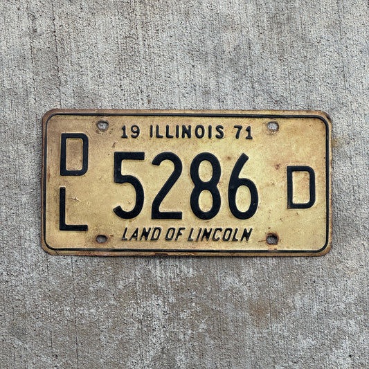 Photo of a 1971 Illinois Dealer License Plate Auto Tag 1 Vintage Garage 5286 D with original patina