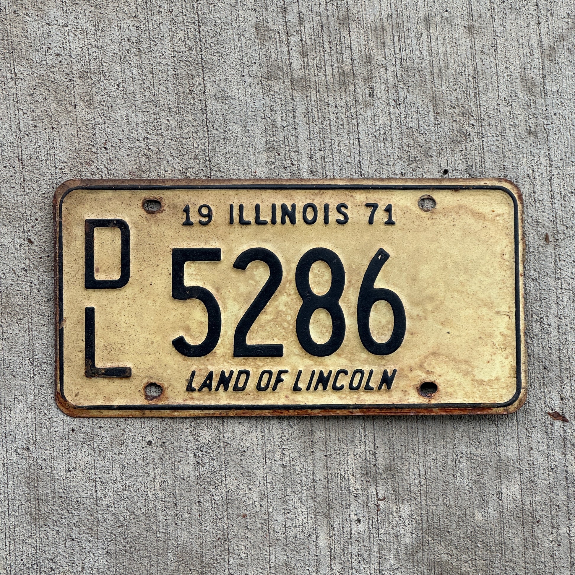 Photo of a 1971 Illinois Dealer License Plate Auto Tag 2 Vintage Garage 5286 with original patina