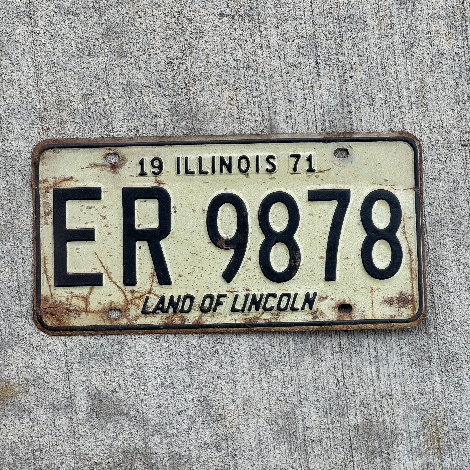Photo of a 1971 Illinois License Plate Auto Tag 1 Vintage Garage ER 9878 with original patina