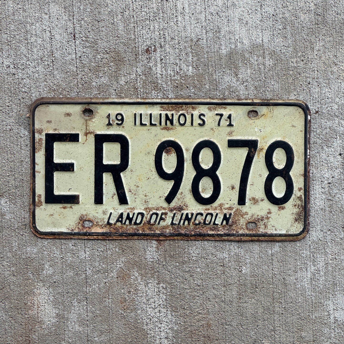 Photo of a 1971 Illinois License Plate Auto Tag 2 Vintage Garage ER 9878 with original patina