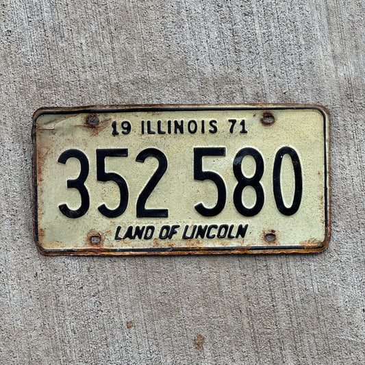 Photo of a 1971 Illinois License Plate Auto Tag Garage Decor Vintage 352 580 with original patina