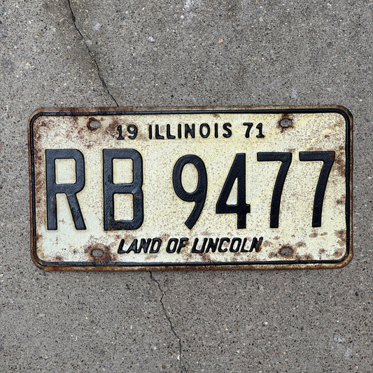 Photo of a 1971 Illinois License Plate Auto Tag Garage Decor Vintage RB 9477 with original patina