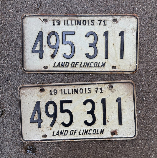 Photo of a 1971 Illinois License Plate Pair Auto Tag Garage Decor Vintage 495 311
