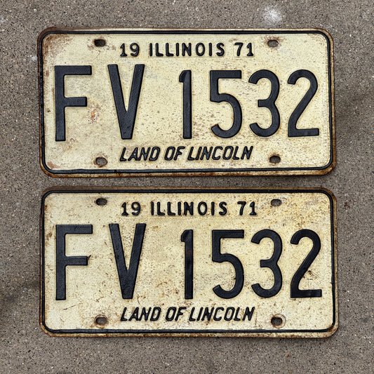 Photo of a 1971 Illinois License Plate Pair Auto Tag Garage Decor Vintage FV 1532 with original patina