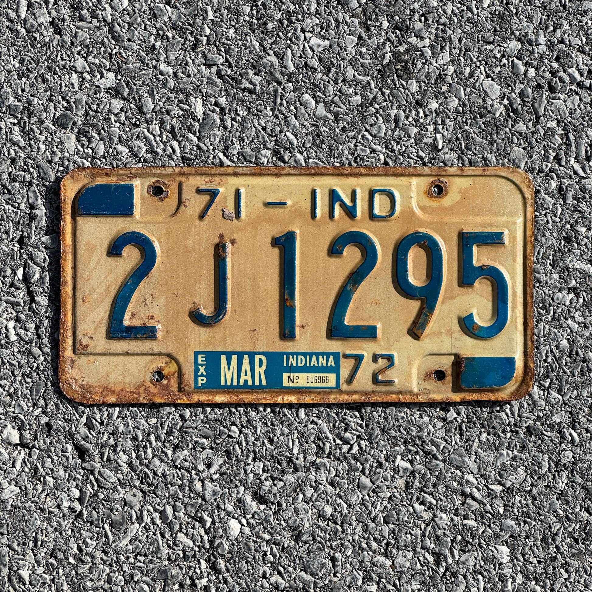 Photo of a 1971 Indiana License Plate Auto Tag Garage Decor Vintage 2J1295