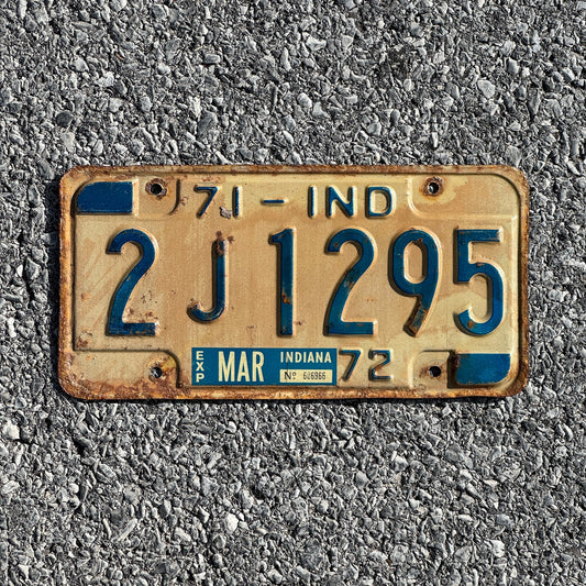 Photo of a 1971 Indiana License Plate Auto Tag Garage Decor Vintage 2J1295