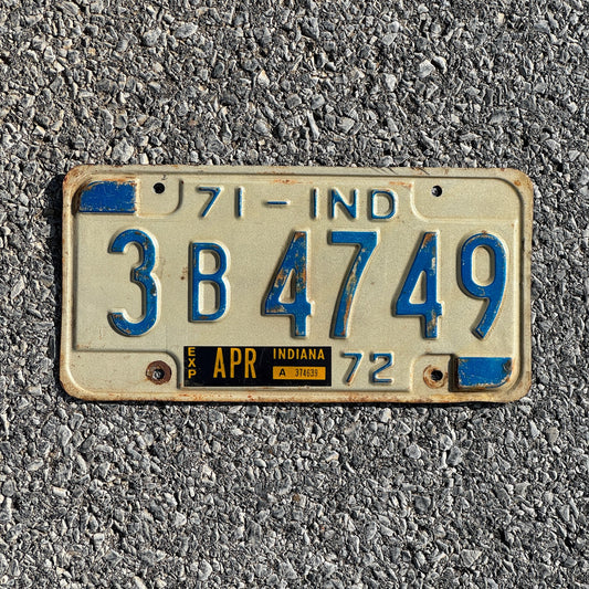 Photo of a 1971 Indiana License Plate Auto Tag Garage Decor Vintage 3B4749