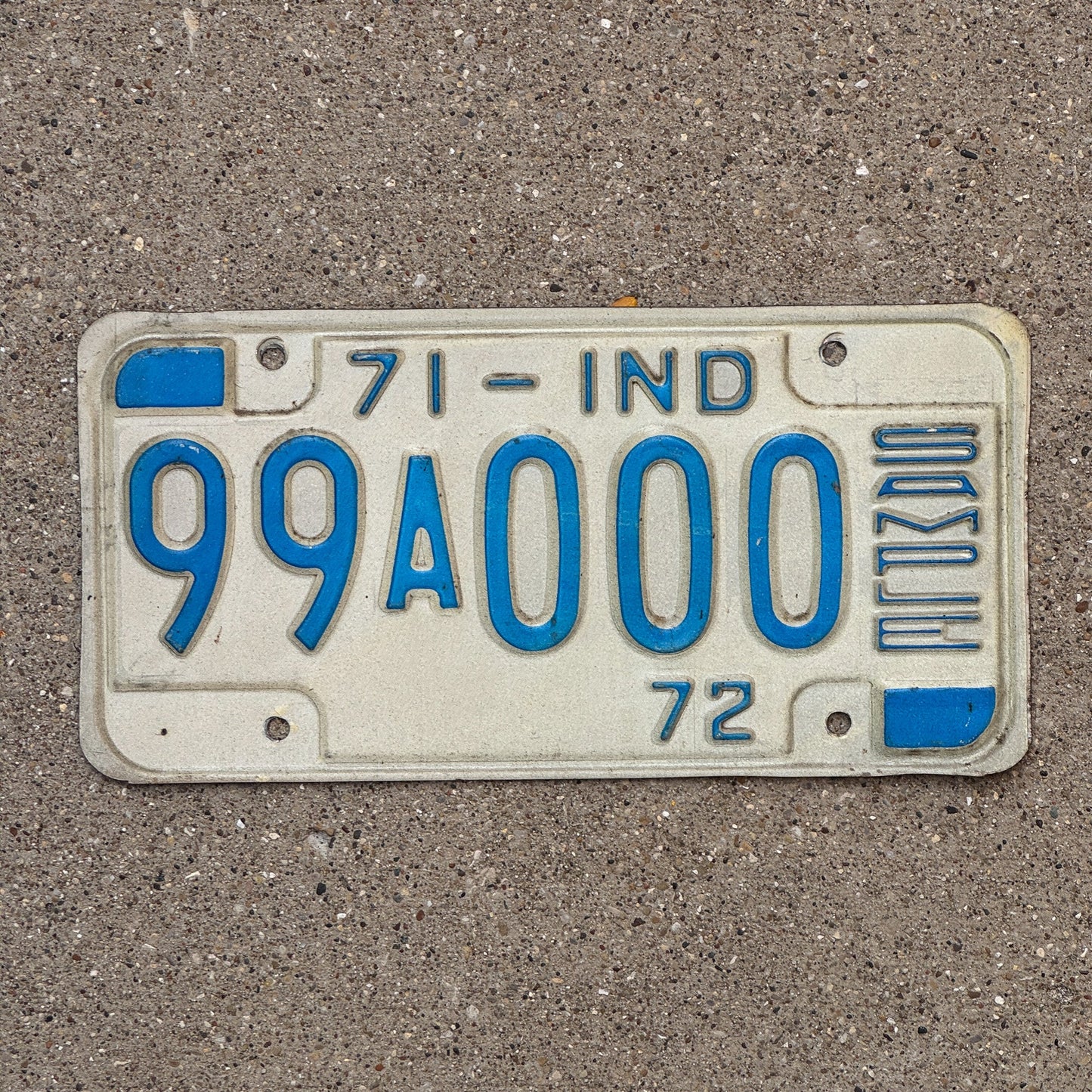 Photo of a 1971 Indiana Sample License Plate Auto Tag 1 Garage Decor 99A000 with original patina