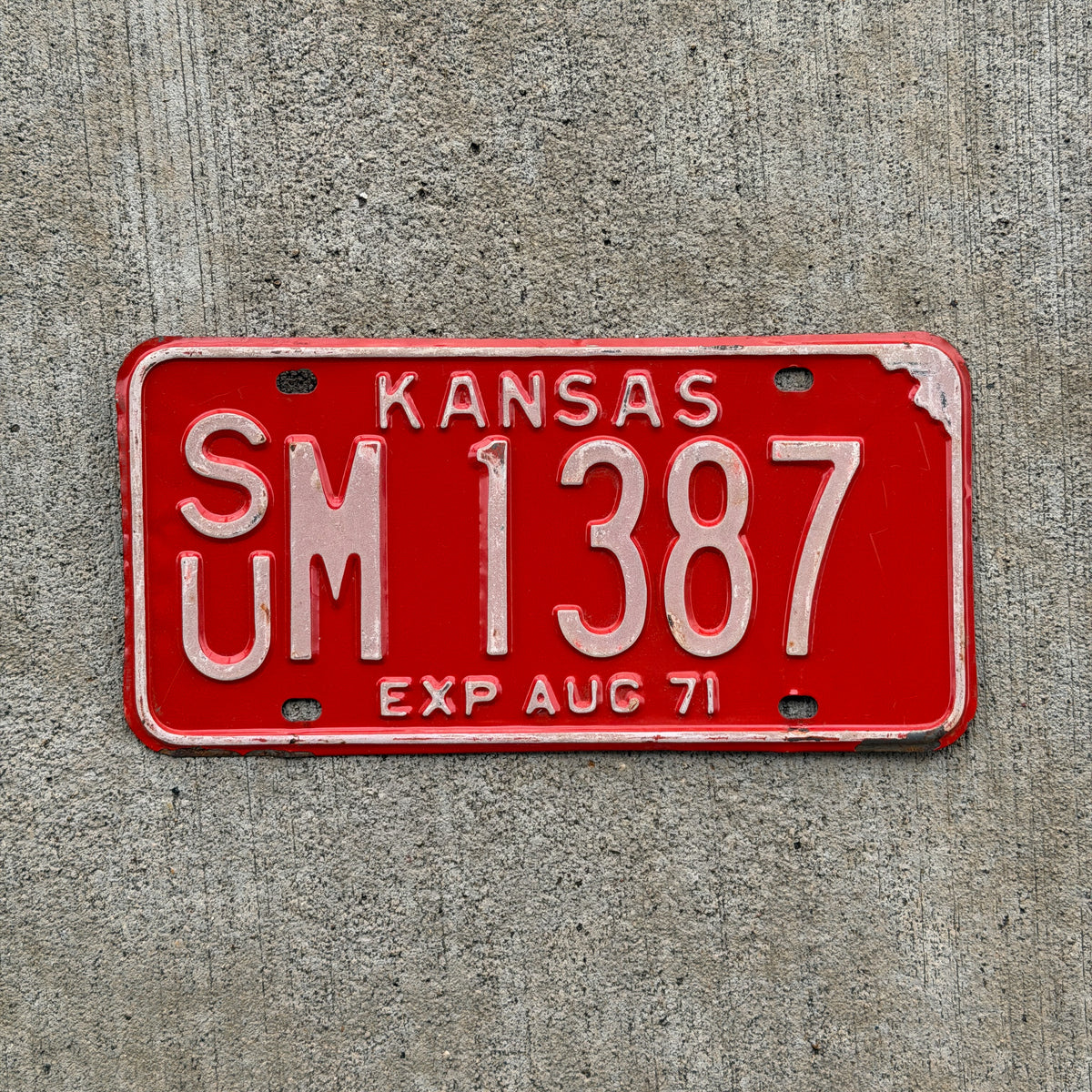 Photo of a 1971 Kansas License Plate Auto Tag Garage Decor Vintage SU M 1387 with original patina