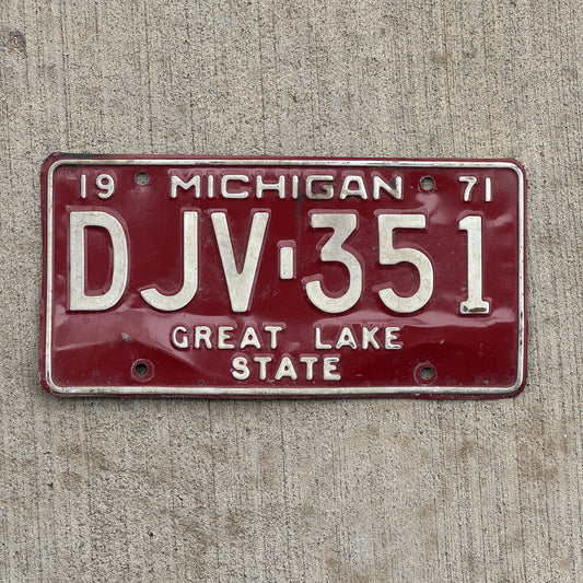Photo of a 1971 Michigan License Plate Auto Tag Garage Decor Vintage DJV 351 with original patina
