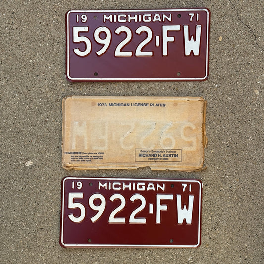 Photo of a 1971 Michigan Truck License Plate Pair Auto Tag Garage Decor Vintage NOS with envelope (non-matching) 5922 FW
