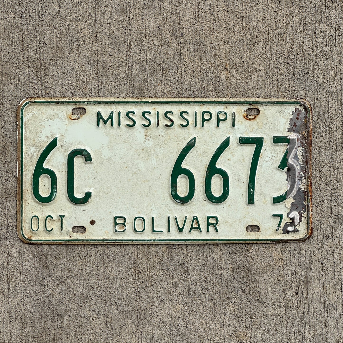 Photo of a 1971 Mississippi License Plate Auto Tag Garage Decor Vintage 6C 6673 with original patina