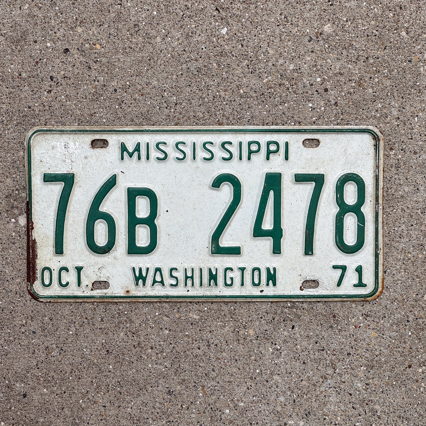 Photo of a 1971 Mississippi License Plate Auto Tag Garage Decor Vintage 76 B 2478 with original patina