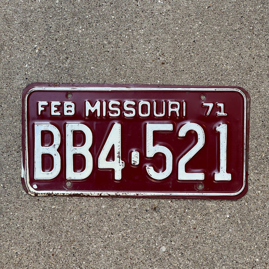 Photo of a 1971 Missouri License Plate Auto Tag Garage Decor Vintage BB4 521