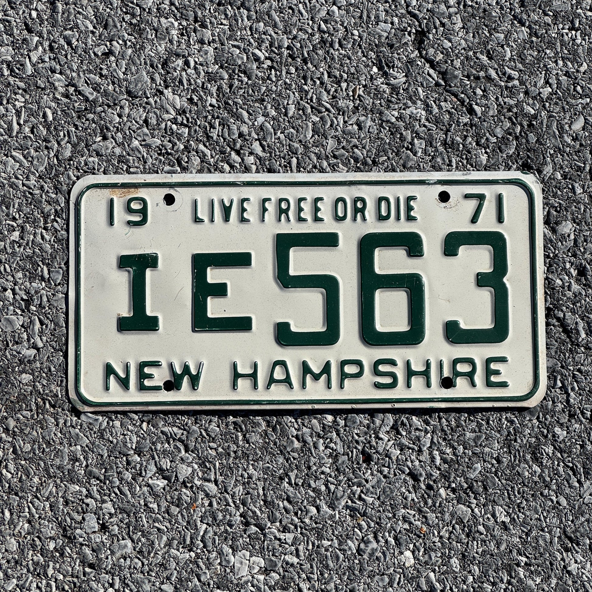 Photo of a 1971 New Hampshire License Plate Auto Tag Garage Decor Vintage IE 563